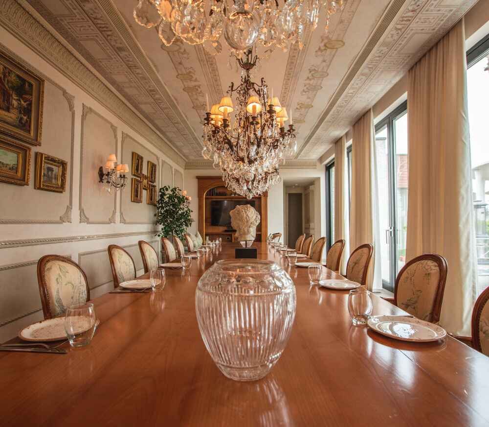 Massive Kevin De Bruyne House: Exclusive Tour of the Man City Star's 70-acre Mansion - Celebrity Home - Homedecortoday De Bruyne's Luxurious Mansion