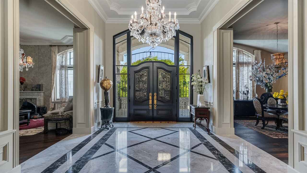 A Closer Look At $14m Britney Spears House In Thousand Oaks - Celebrity Home - Homedecortoday The Architectural Marvel of Britney's Mansion From Ceiling to Floor