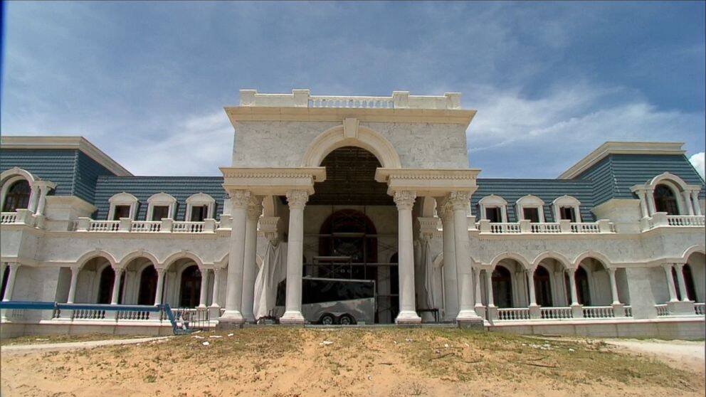 The Unfinished Orlando Versailles House: Queen of Versailles Hurricane Ian Mansion Upended - Featured - Homedecortoday Luxury Meets Natural Disaster When Hurricanes Challenge Mansions