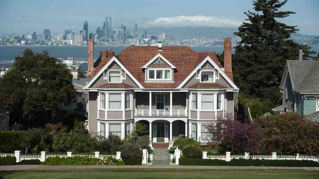 Step Inside $7.35 Million Coach Steve Kerr House In San Francisco Mansion: Exclusive Photos - Celebrity Home - Homedecortoday Steve Kerr's Real Estate Portfolio