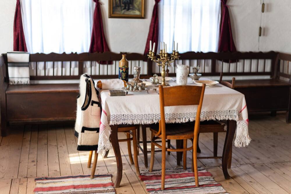 The Architectural and Interior Highlights of Dave Chappelle House in Yellow Springs