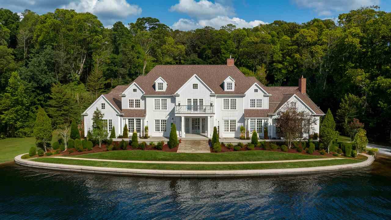 Inside Jay Leno's $13.5M Newport Mansion & Beverly Hills Retreat ...