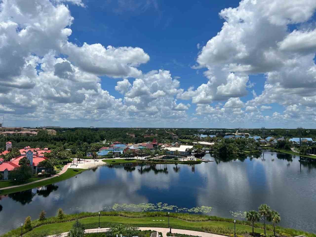 Benefits of Resort-Style Living Near Disney Parks