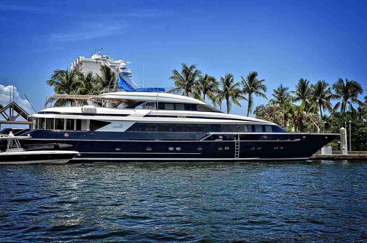 Justin Thomas House: PGA Tour Star Sells Waterfront Jupiter Mansion for $3.1M - Celebrity Home - Homedecortoday Waterfront luxury The allure of Justin Thomas' Jupiter residence