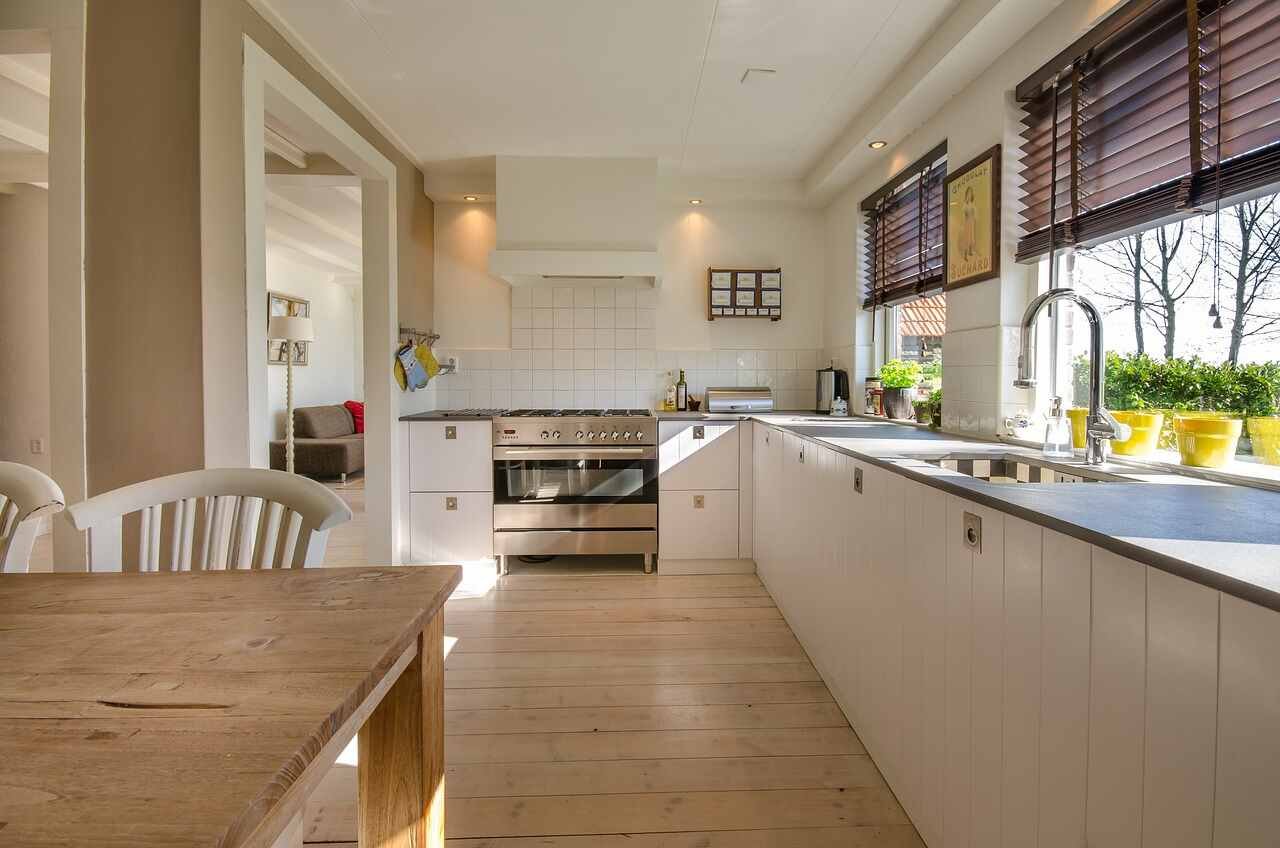 Exploring $3.6 Million Luxury Gordon Ramsay House: Inside His Cornwall Retreat and More - Celebrity Home - Homedecortoday A look at the cutting-edge kitchen technology in Gordon Ramsay house