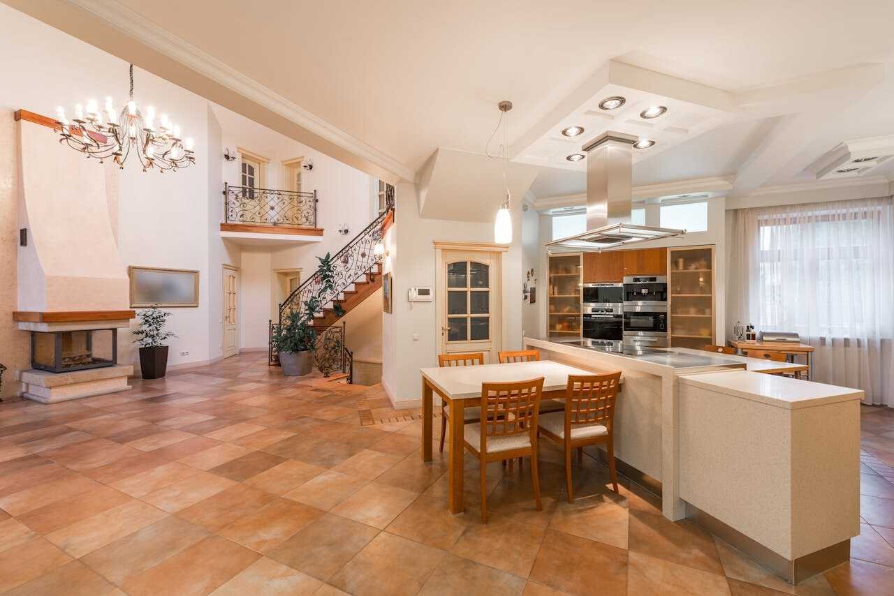 Incredible Winnetka Home Alone House for Sale at $5.25 Million - Featured - Homedecortoday Fans of Home Alone and Kevin McCallister