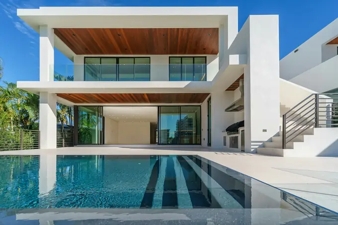 Exclusive Look Inside Luxurious $6M Brooks Koepka Mansion In Jupiter Island with Spectacular Swimming Pool - Celebrity Home - Homedecortoday Spectacular Swimming Pool