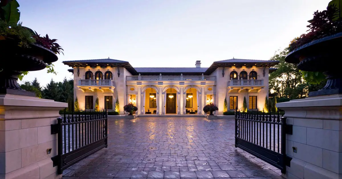 Inside Tom Wicka's House: A Stunning Blend of Modern Design and Comfortable Living - Celebrity Home - Homedecortoday Image of , Celebrity Home, on Homedecortoday.