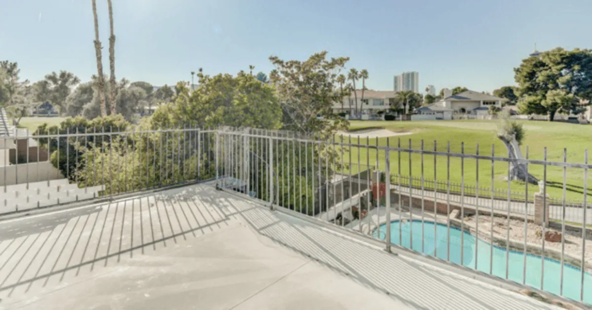 Poker Champion Phil Hellmuth House in Palo Alto, California (CA), US - Celebrity Home - Homedecortoday Image of , Celebrity Home, on Homedecortoday.