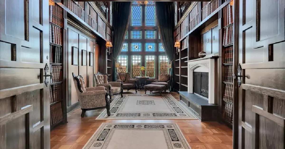 TJ Lubinsky House: Inside the $3.5M Gibsonia Estate with Batman Study & Heinz Chapel - Celebrity Home - Homedecortoday Image of , Celebrity Home, on Homedecortoday.