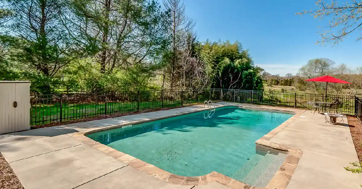 $193,750 Marty Robbins House in Franklin, Tennessee - Celebrity Home - Homedecortoday Image of , Celebrity Home, on Homedecortoday.